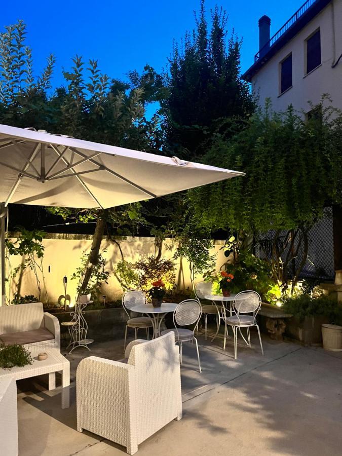 Residenza Elisa Bed & Breakfast Desenzano del Garda Ngoại thất bức ảnh