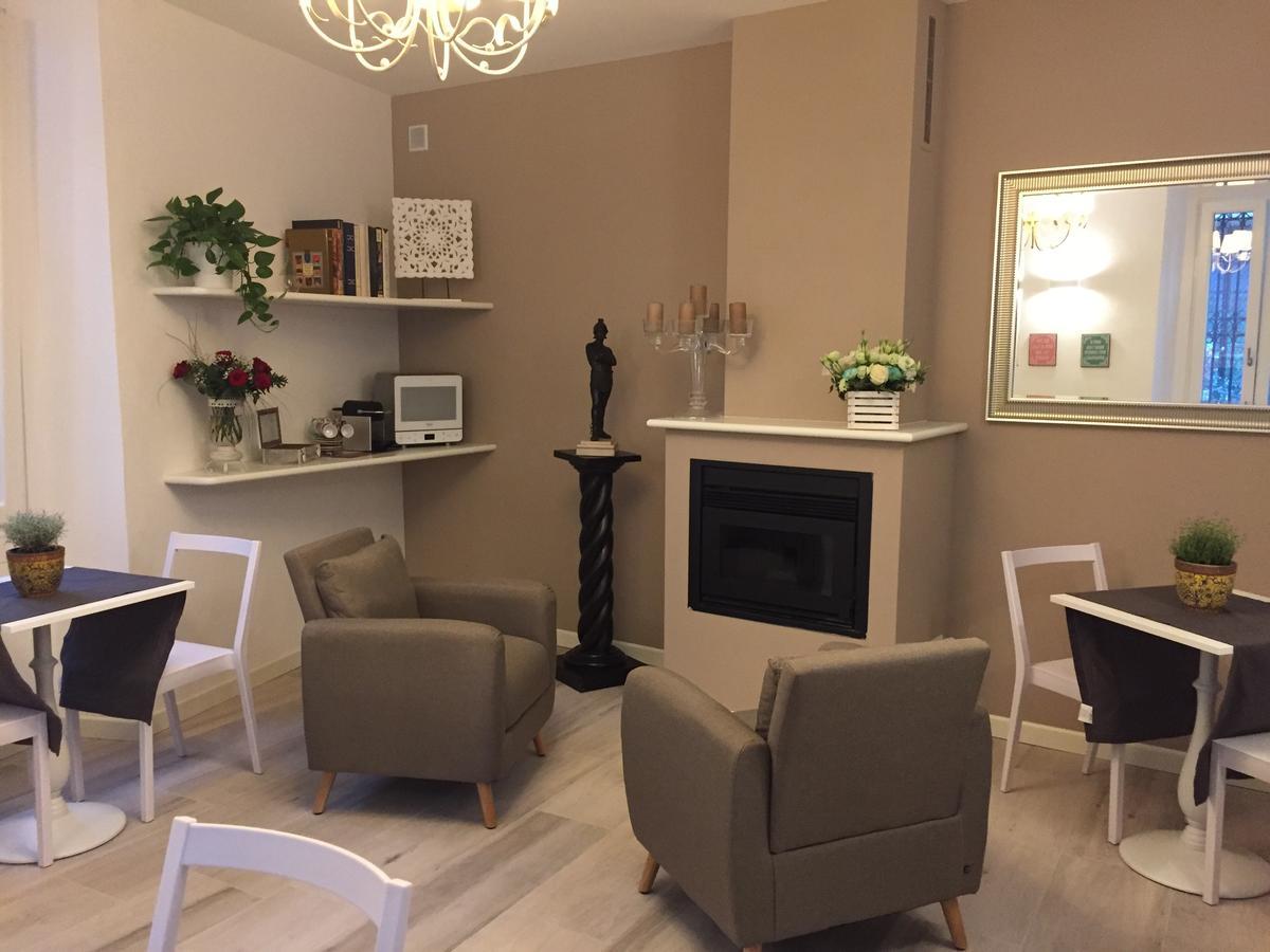 Residenza Elisa Bed & Breakfast Desenzano del Garda Ngoại thất bức ảnh